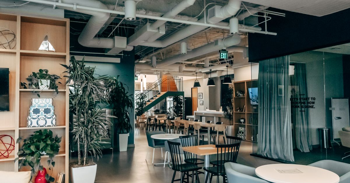 How to choose track lighting color temperature for a modern commercial space